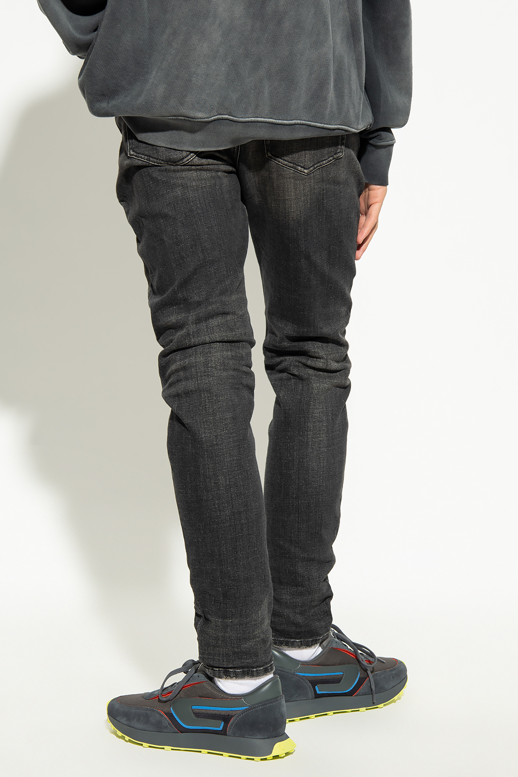 Skinny lin clearance black movement